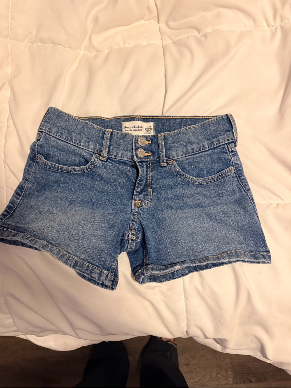 Abercrombie & Fitch girls Blue Denim Shorts size 11/12 button closure PERFECT 😍